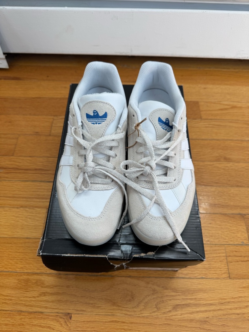 Adidas Sneakers